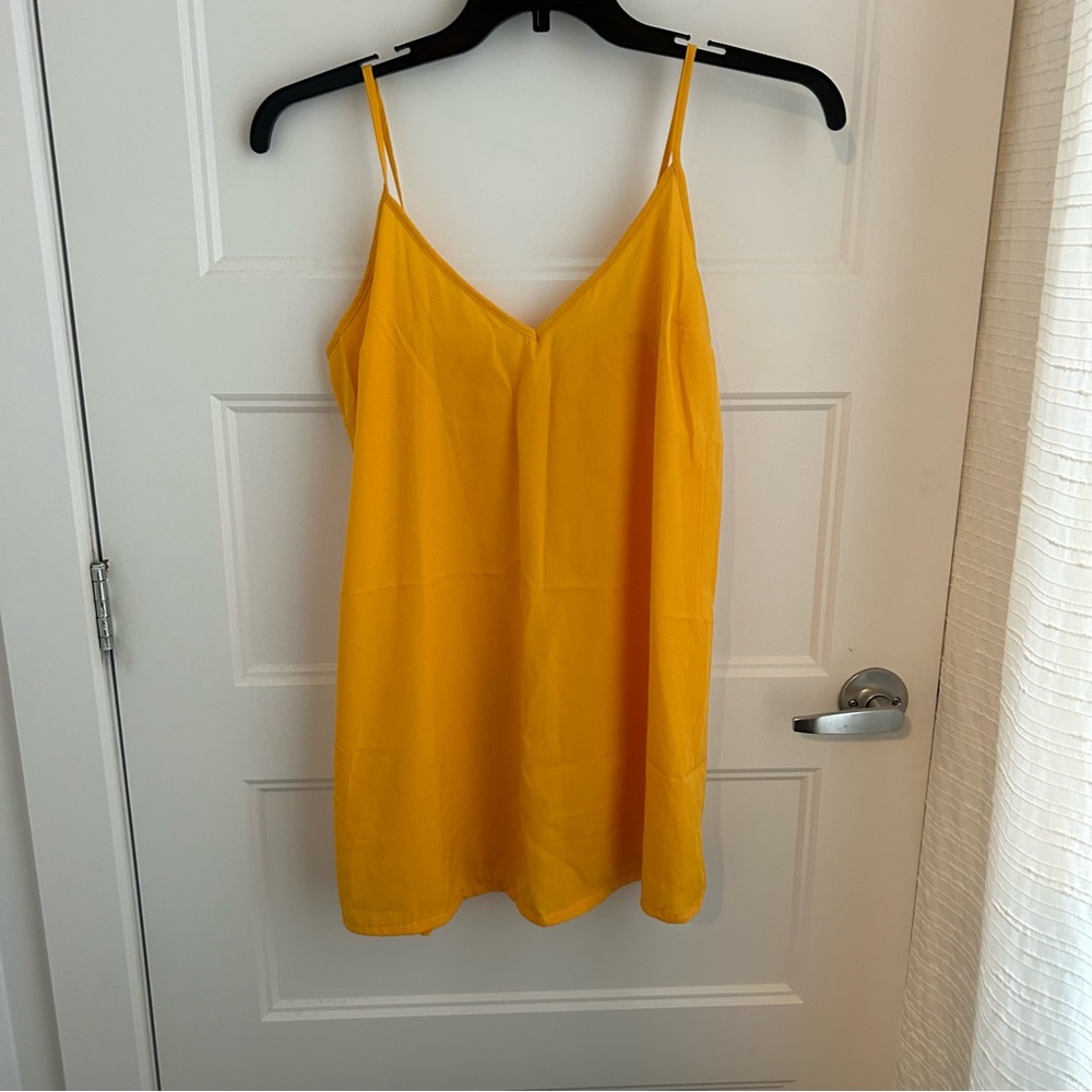 Yellow nighgown